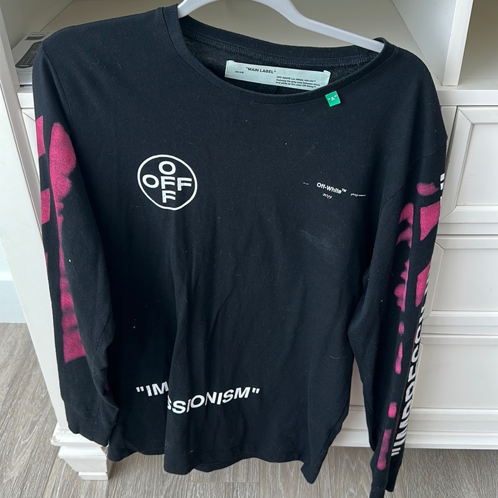 Men’s off white tshirt